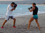 Allenamento con tecniche di Fit Boxe sulla spiaggia 4